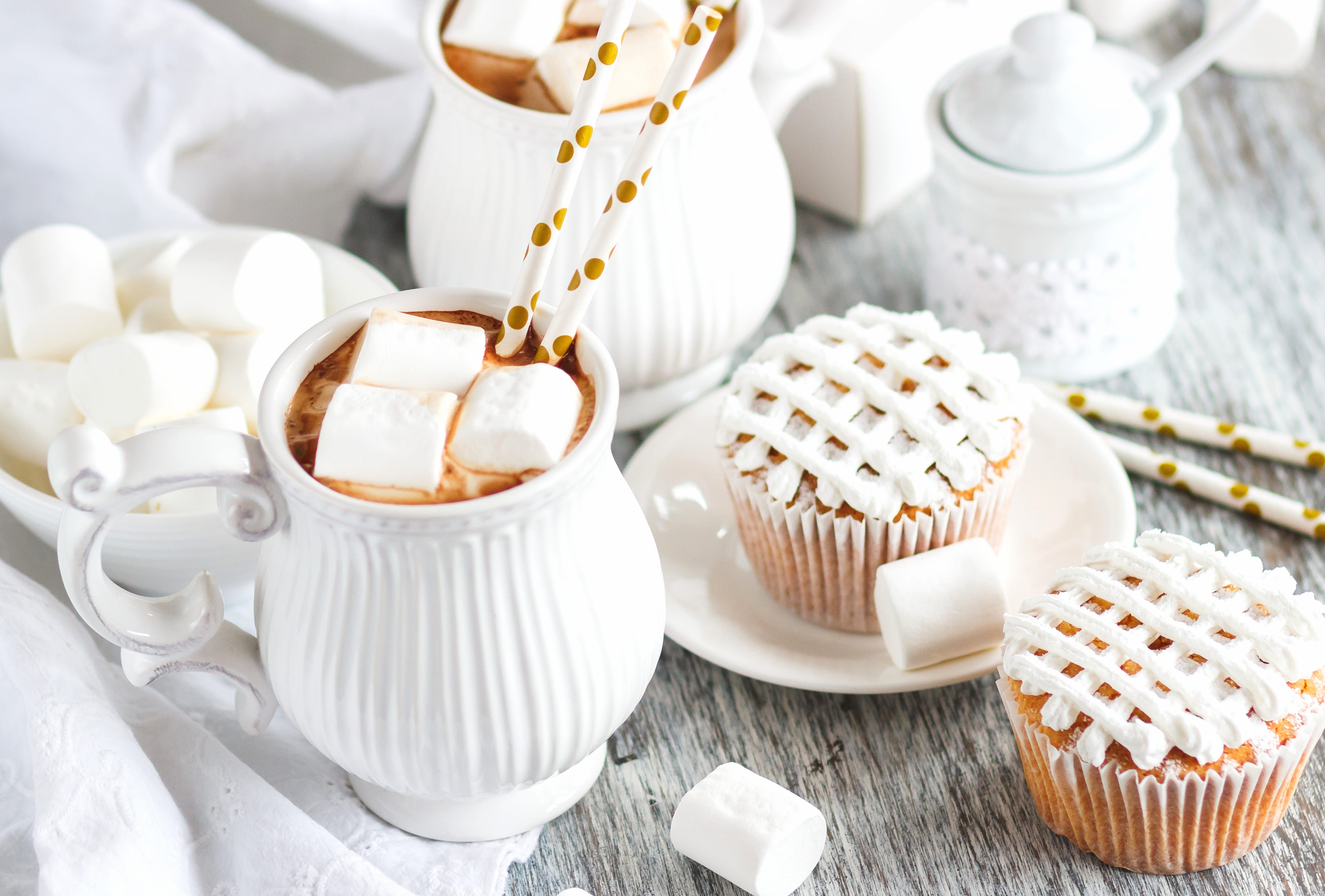 Still Life Marshmallow Muffin Food Hot Chocolate at 640 x 960 iPhone 4 size wallpapers HD quality