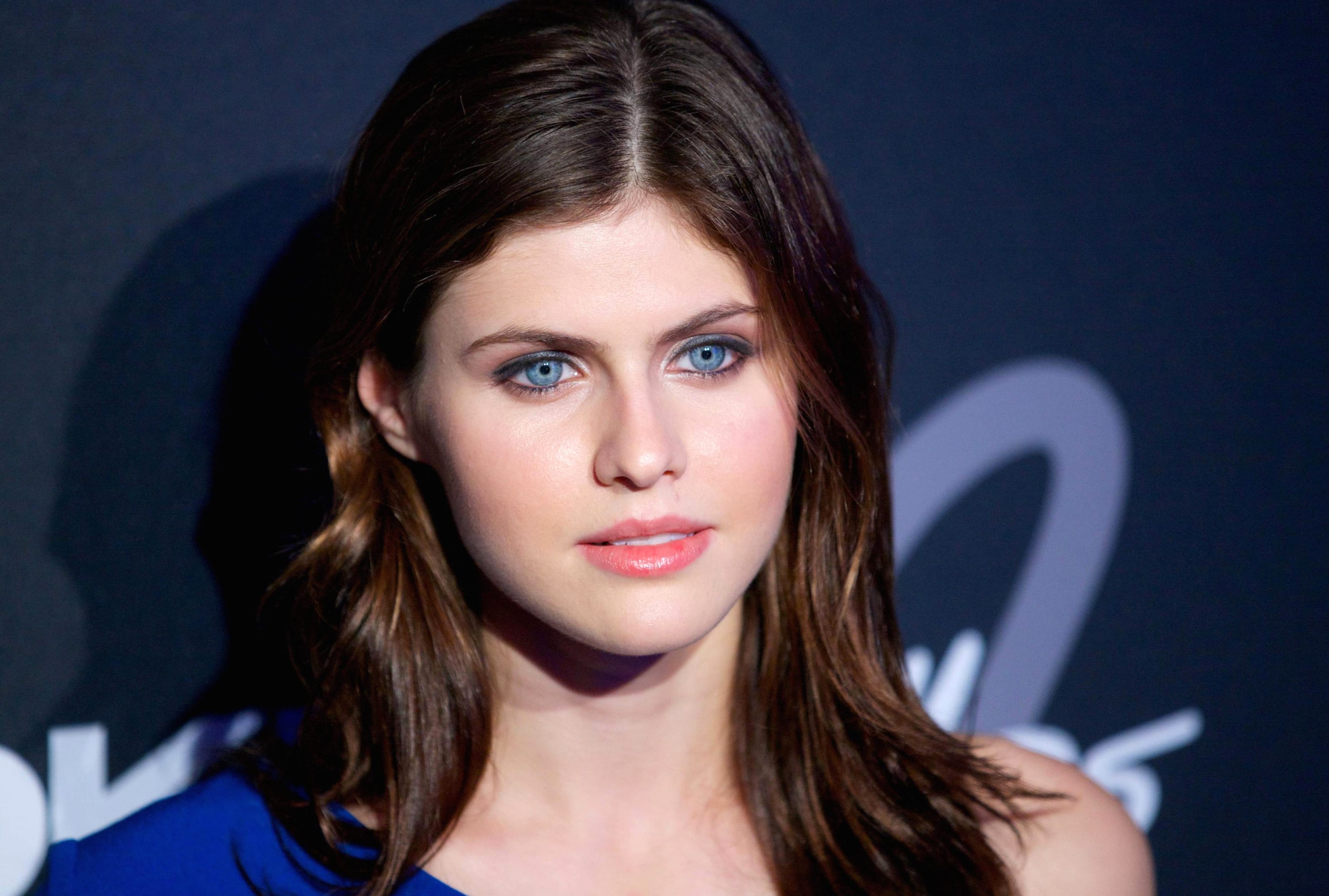 Stunning Alexandra Daddario - Blue Eyed Beauty wallpapers HD quality