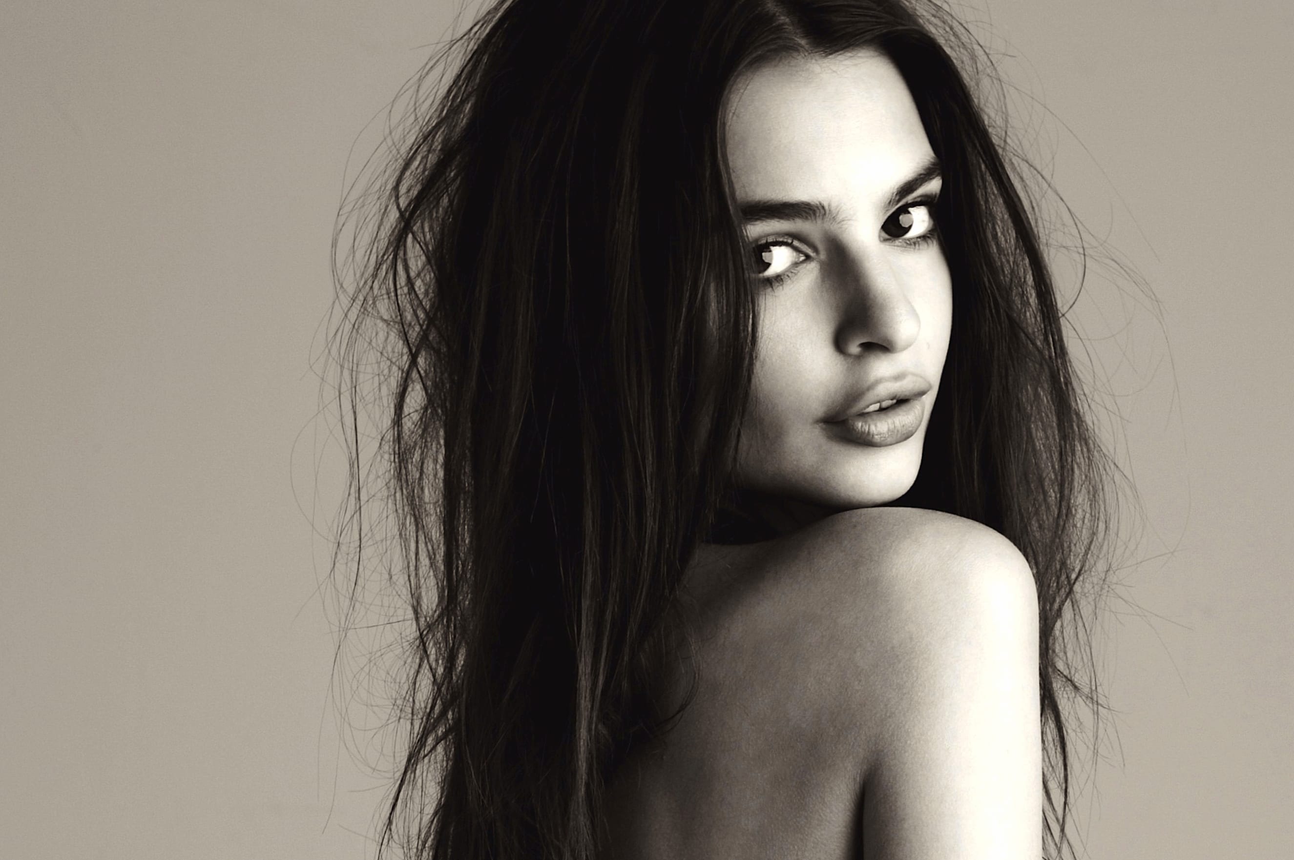 Stunning of Celebrity Emily Ratajkowski wallpapers HD quality