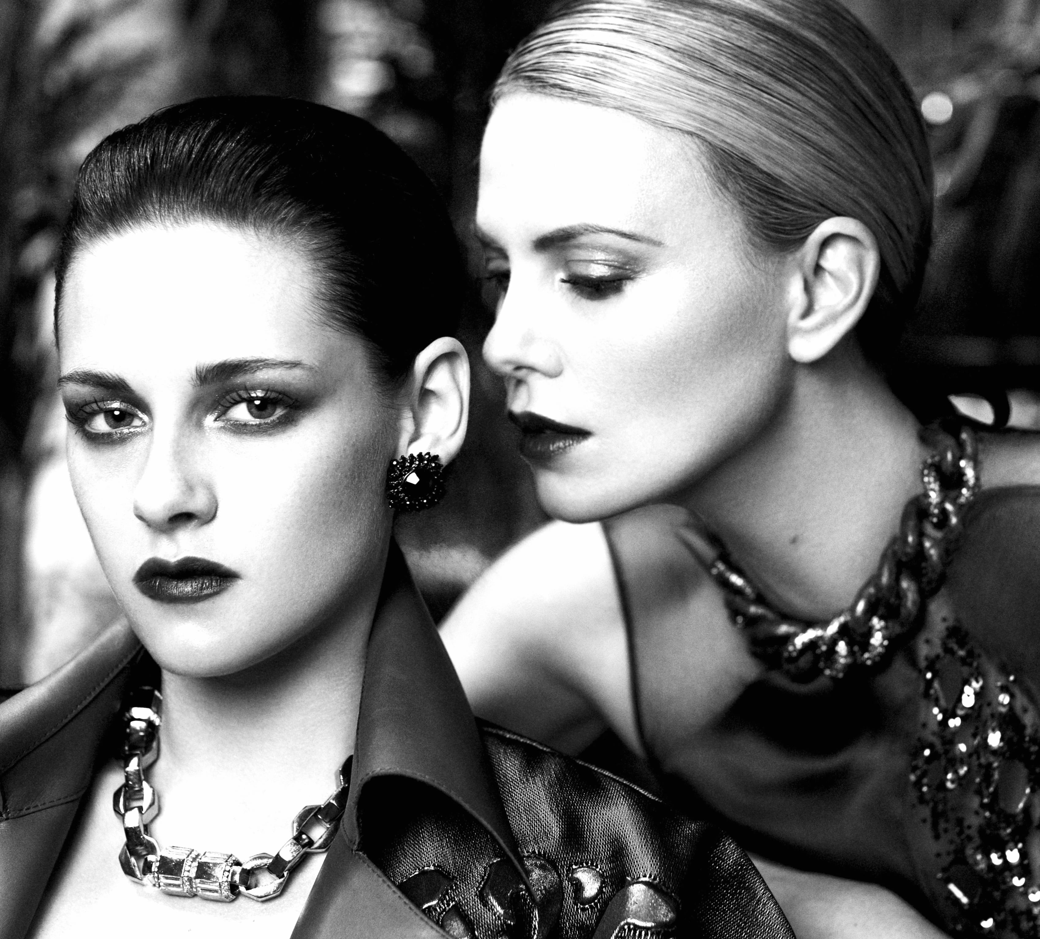 Stunning of Charlize Theron and Kristen Stewart at 1600 x 900 HD size wallpapers HD quality