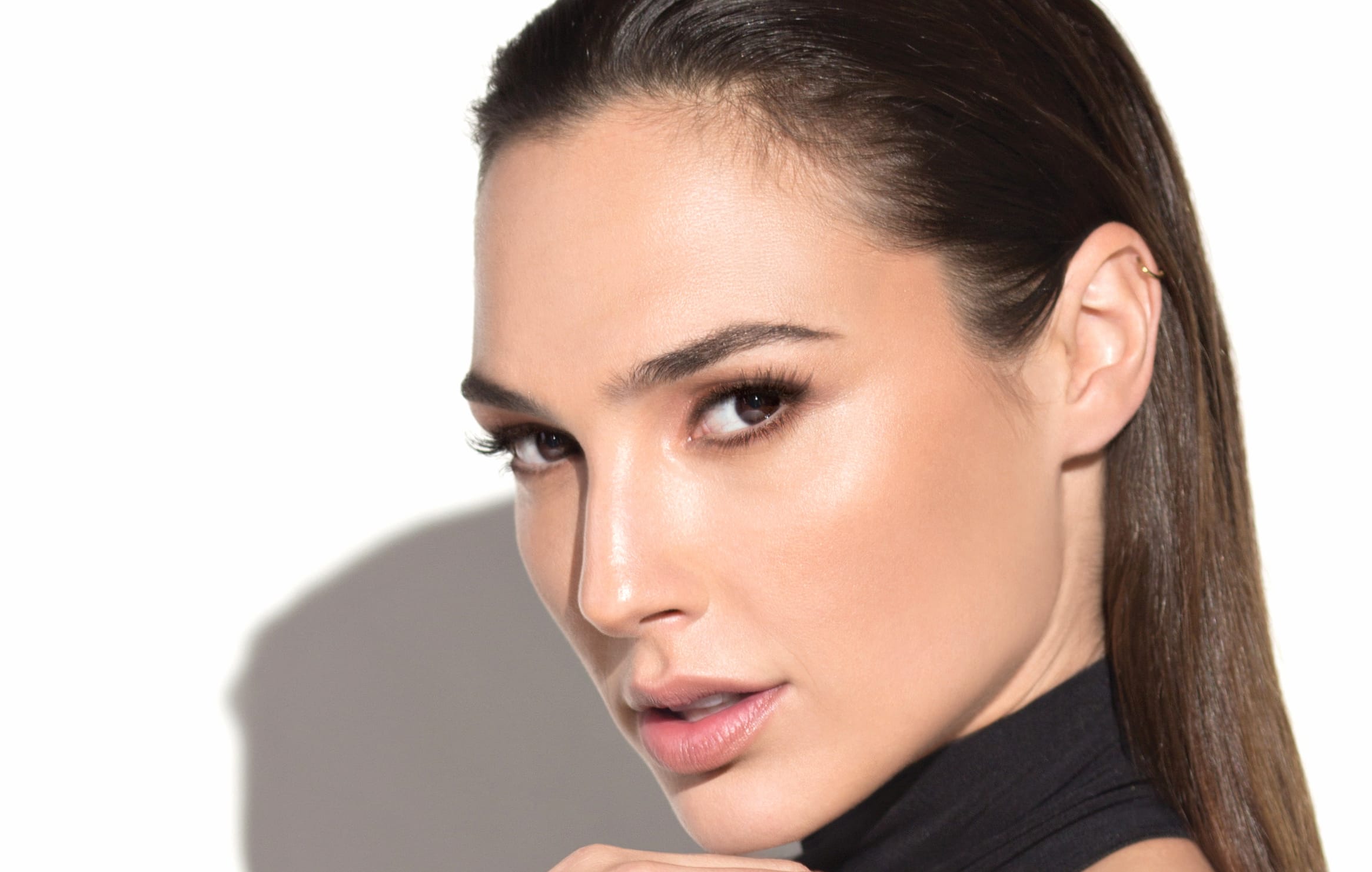 Stunning of Israeli Actress Gal Gadot wallpapers HD quality