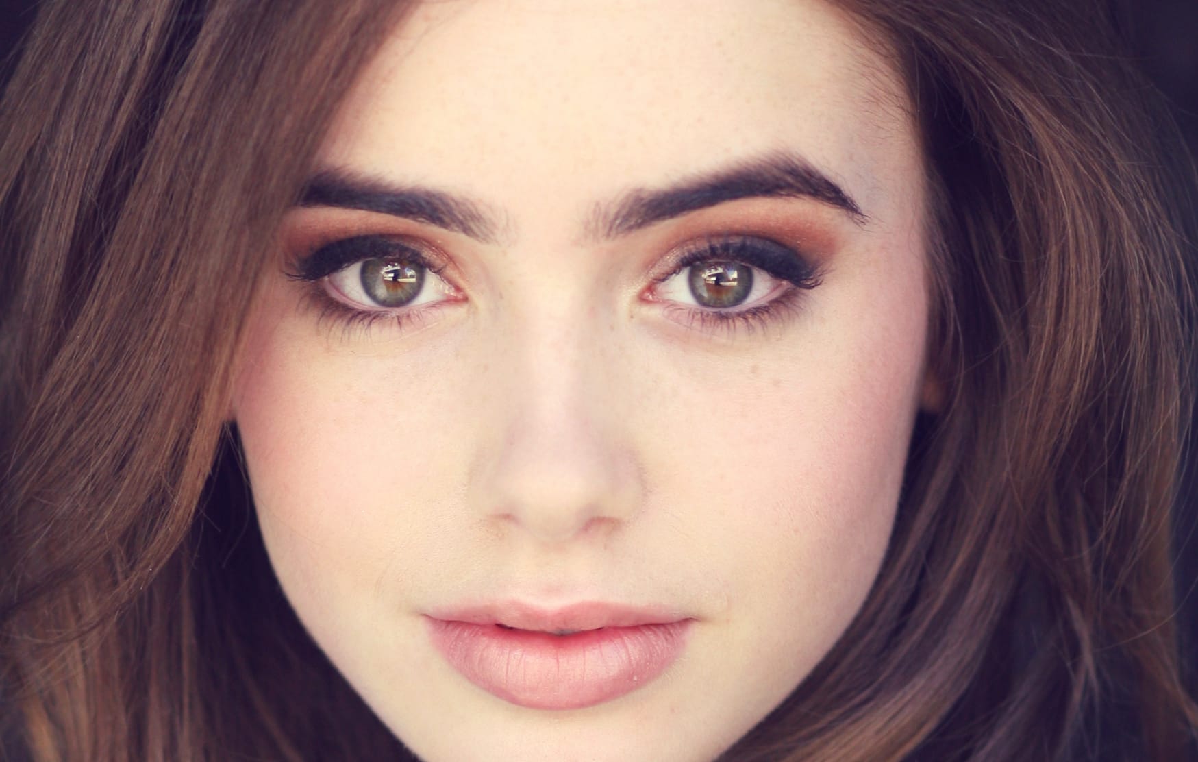 Stunning of Lily Collins A Celebrity Icon wallpapers HD quality