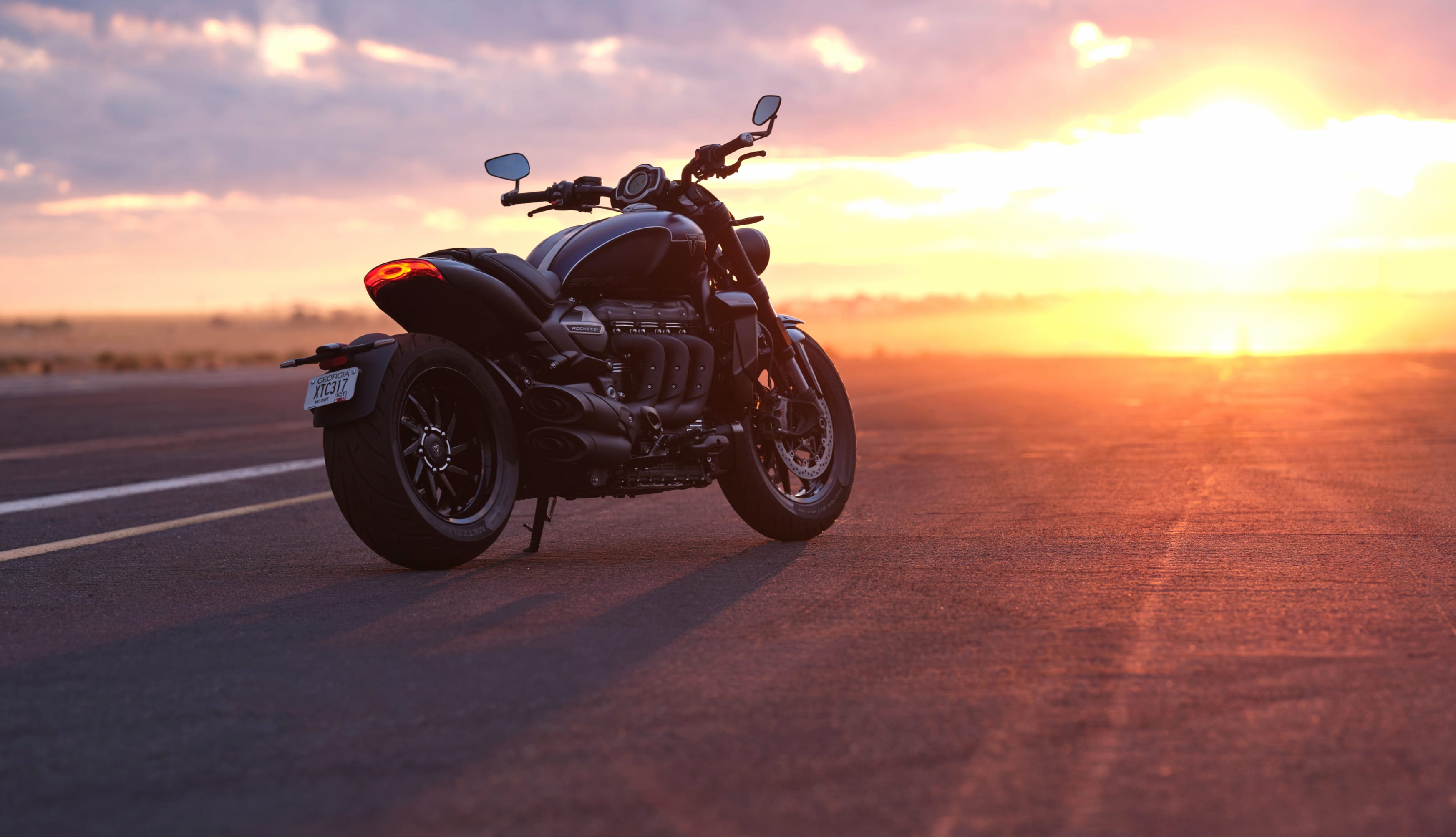 Triumph Rocket 3 GT Muscle cruiser at 640 x 1136 iPhone 5 size wallpapers HD quality