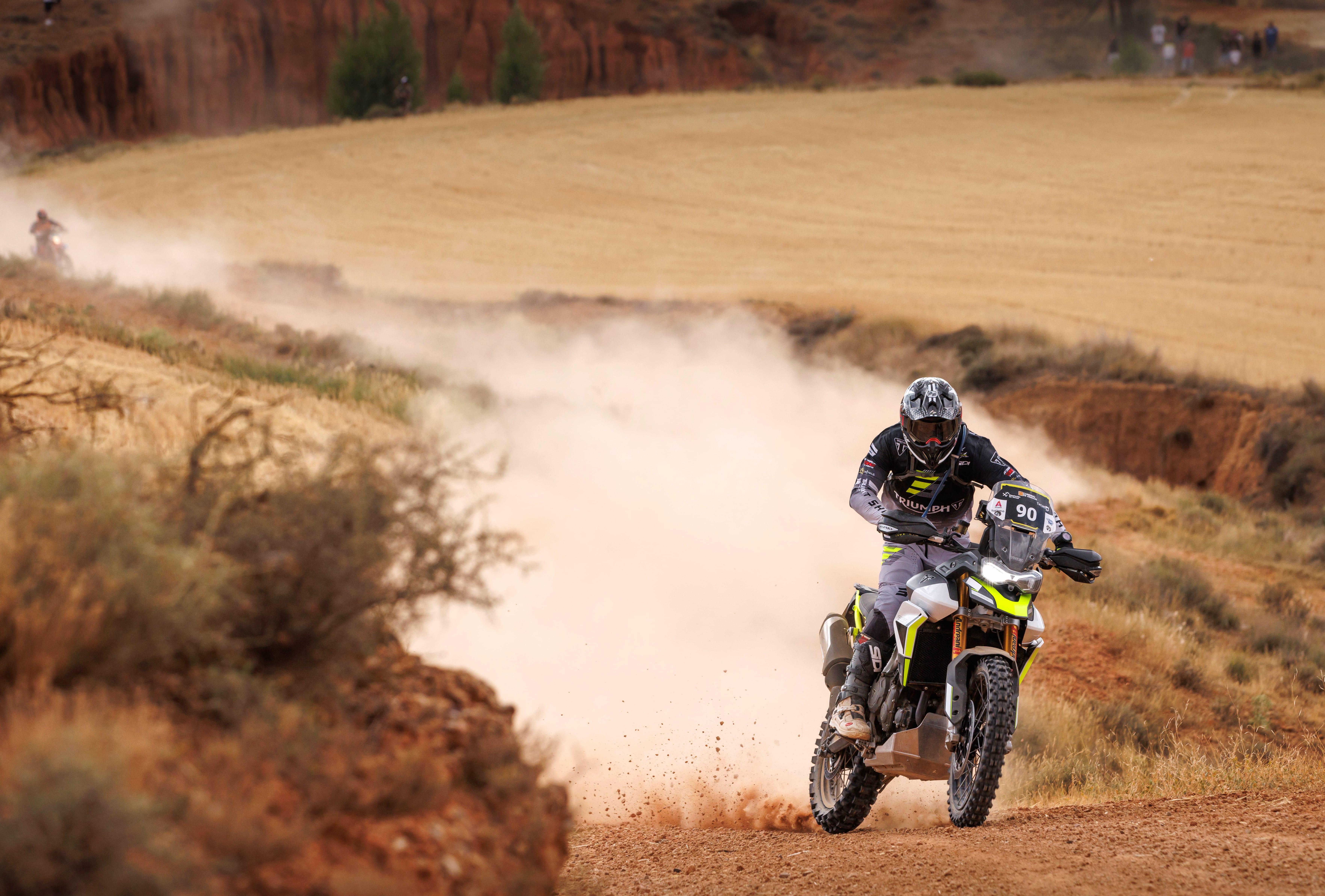 Triumph Tiger 900 Rally Pro Adventure Ride at 640 x 1136 iPhone 5 size wallpapers HD quality