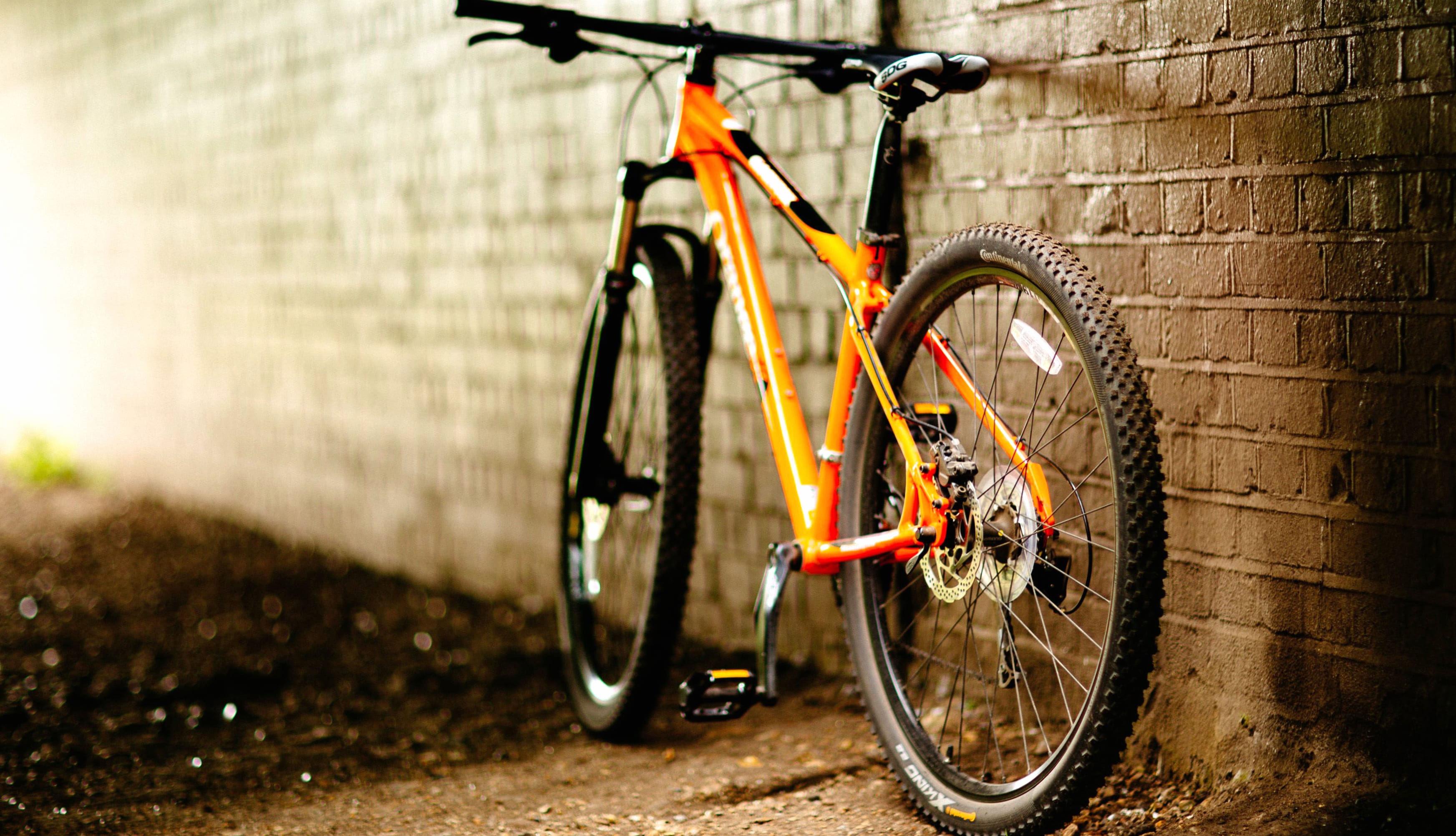 Urban Ride HD Bicycle Wallpaper at 320 x 480 iPhone size wallpapers HD quality