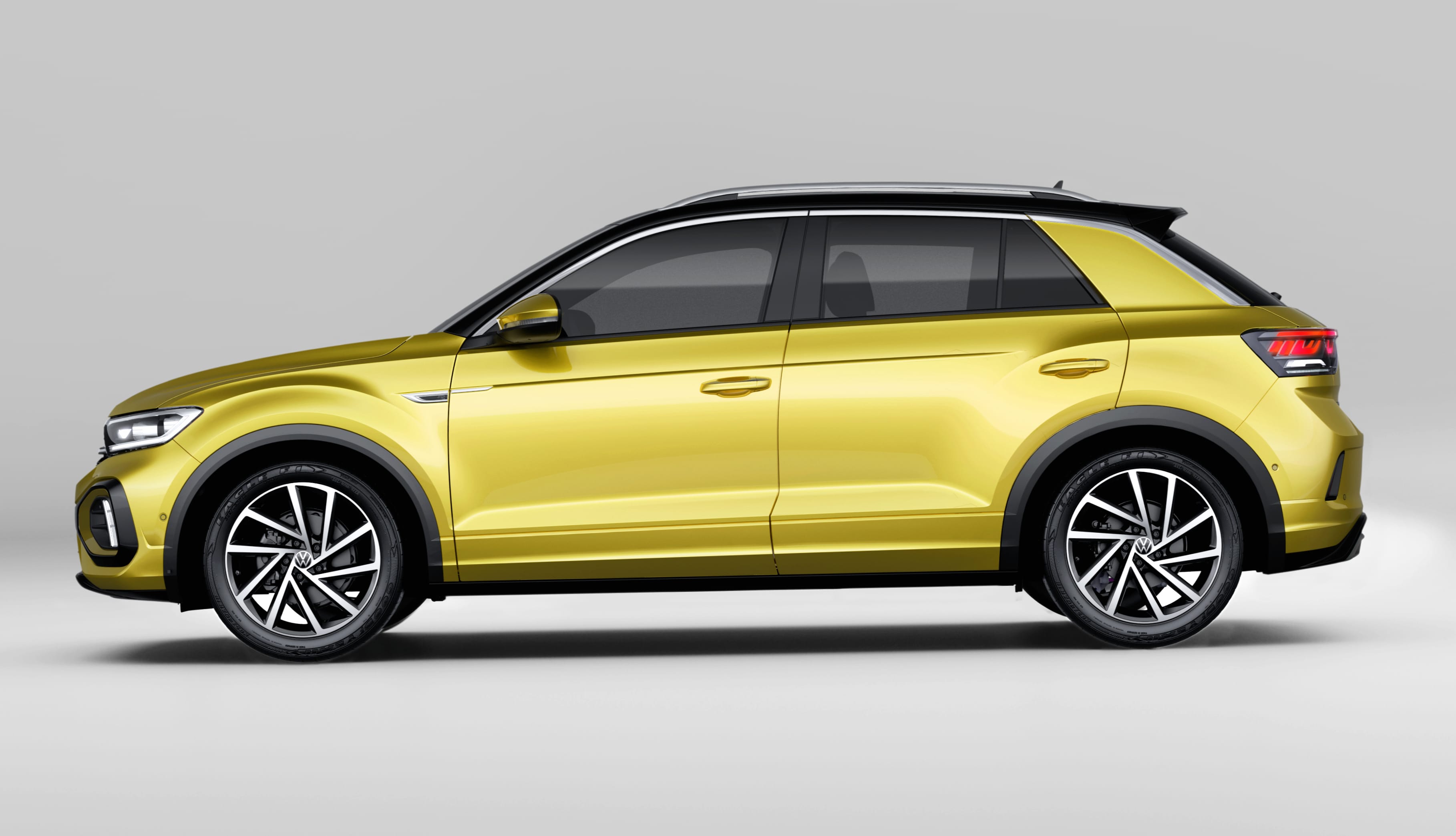 Vehicle Volkswagen T-Roc R-Line at 1280 x 960 size wallpapers HD quality