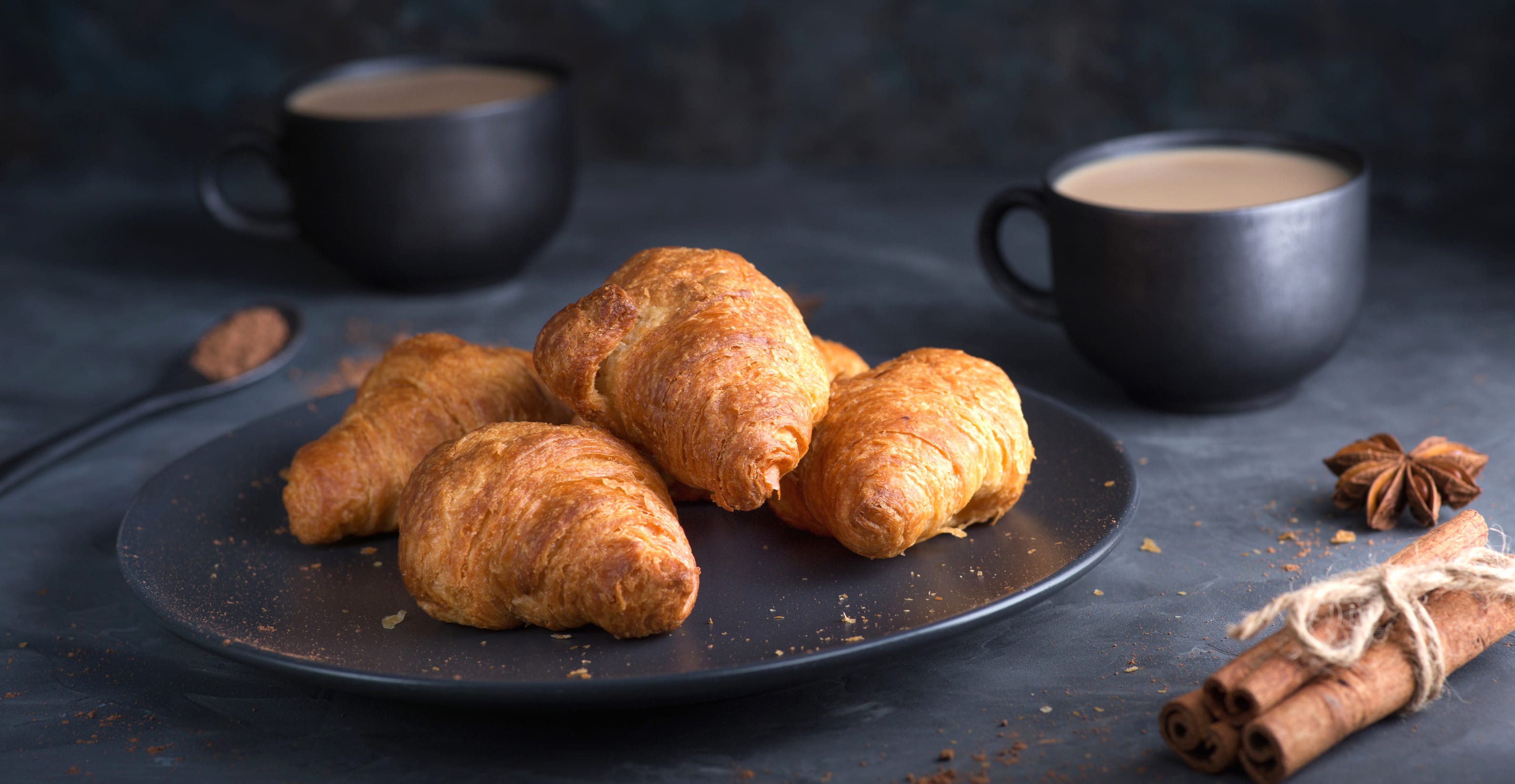 Viennoiserie Food Croissant at 640 x 1136 iPhone 5 size wallpapers HD quality