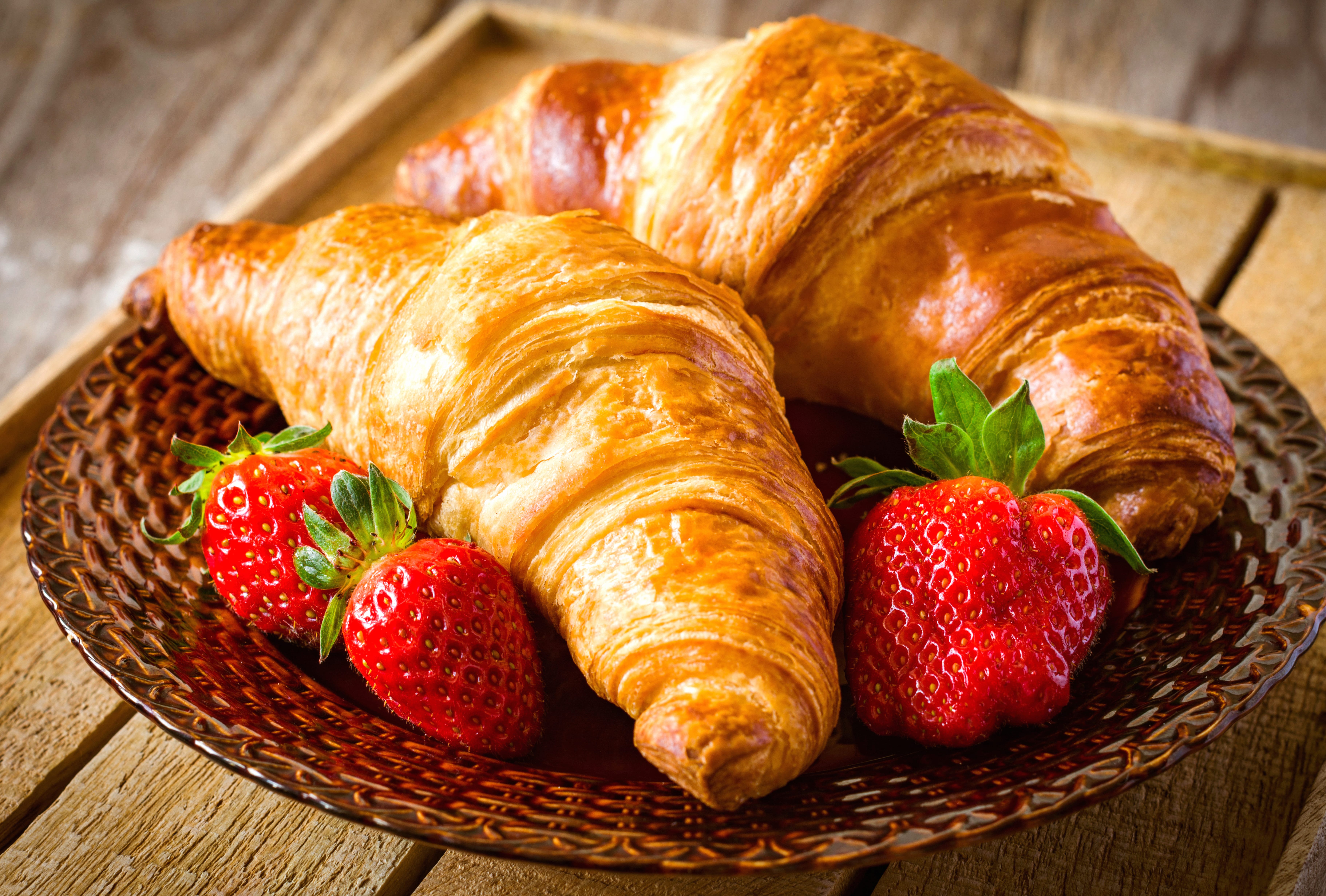 Viennoiserie Strawberry Breakfast Food Croissant 8k Ultra at 1600 x 1200 size wallpapers HD quality