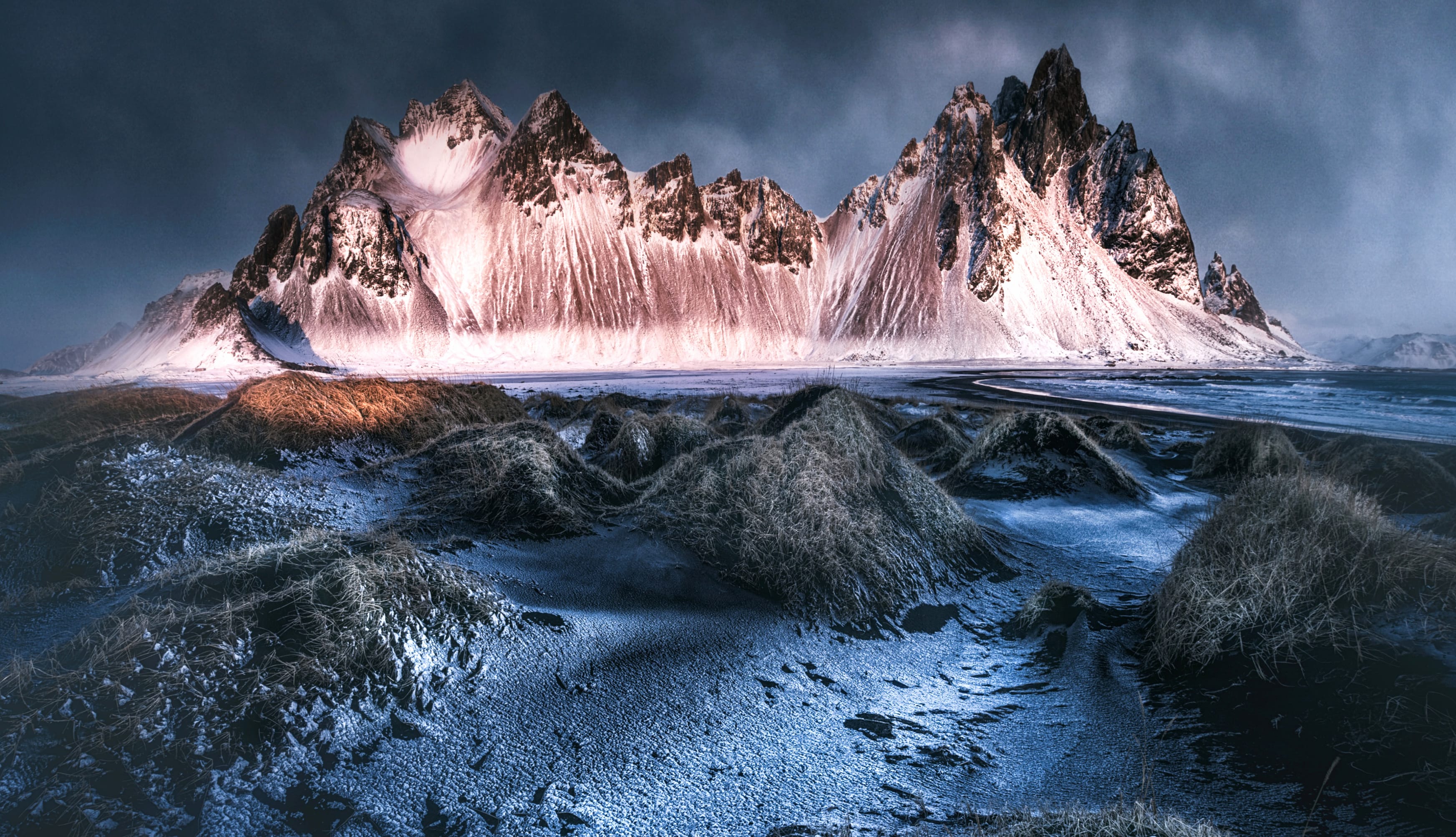 Volcanic Vestrahorn mountain at 2560 x 1440 HD size wallpapers HD quality