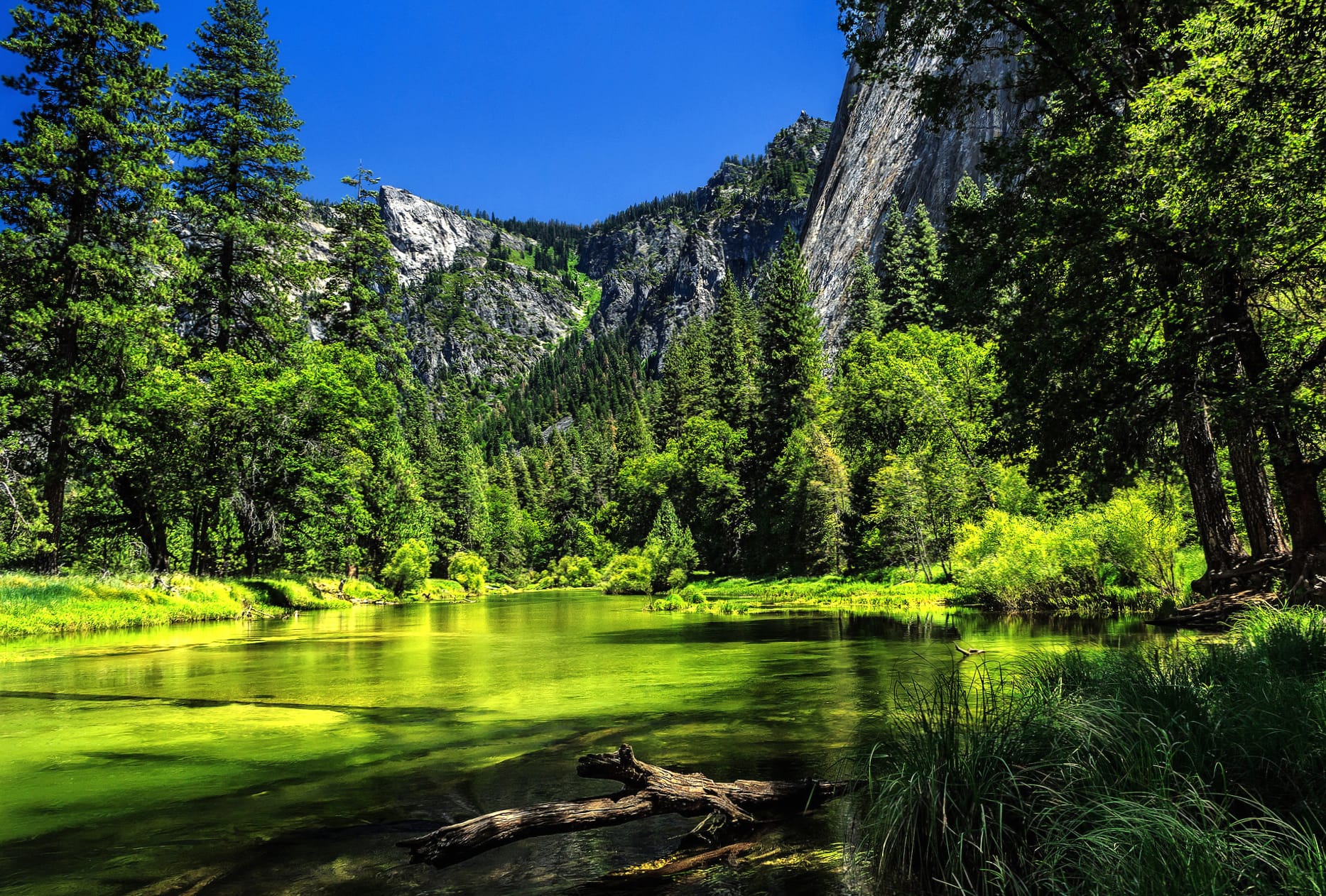 Yosemite Nature Lake at 320 x 480 iPhone size wallpapers HD quality