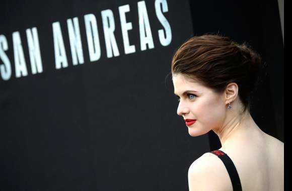 Alexandra Daddario San Andreas Premiere Moment