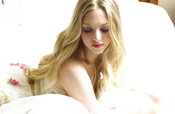 Amanda Seyfried Elegance Redefined