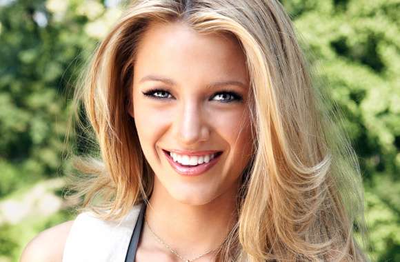 Blue Eyes Blonde Smile American Actress Celebrity Blake Lively