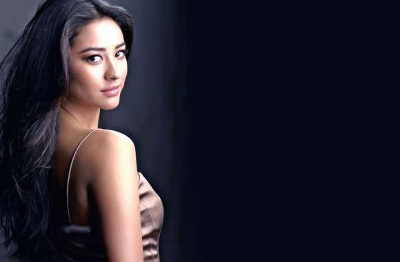 Canadian Actress Celebrity Shay Mitchell