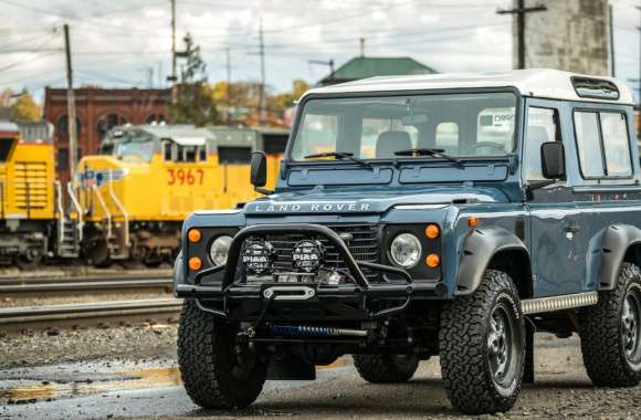 Classic Land Rover Defender 90 Off-Road