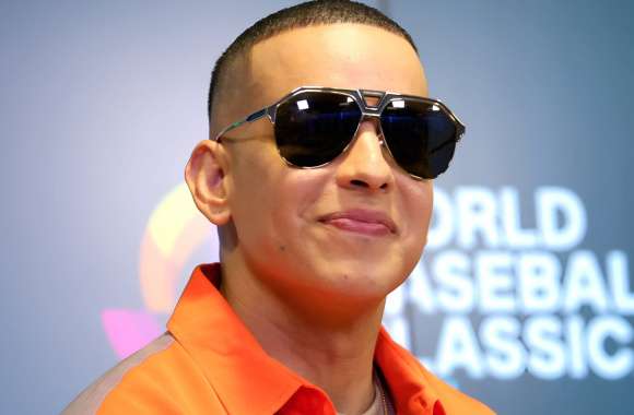 Daddy Yankee - Cool Reggaeton Icon Background