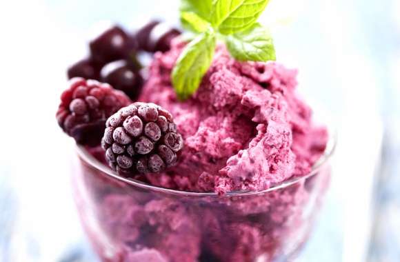 Delicious Raspberry Ice Cream -