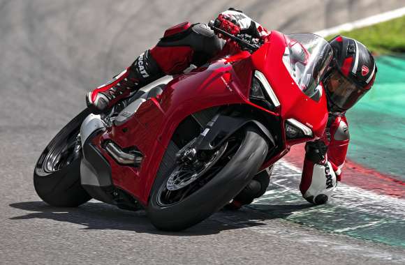 Ducati Panigale V2 High-Speed Cornering