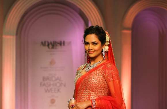 Esha Gupta Stunning of an Indian Celebrity