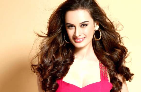 Evelyn Sharma Bollywood Celebrity in Stunning