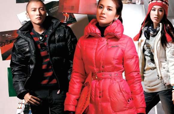 HD Wallpaper of Korean Actress Song Hye Kyo in Stylish Winter Fashion