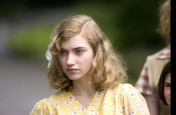 Imogen Poots Elegant Moments Captured