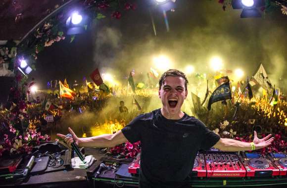 Martin Garrix Live - HD Music Wallpaper