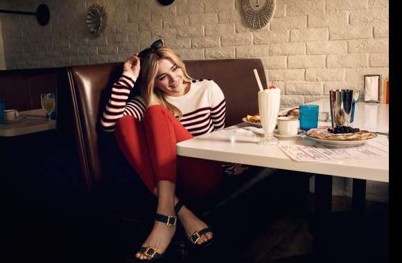 Milkshake Sunglasses Smile Long Hair American Blonde Actress Celebrity Chloë Grace Moretz