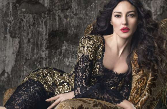 Monica Bellucci Stunning of Italian Elegance