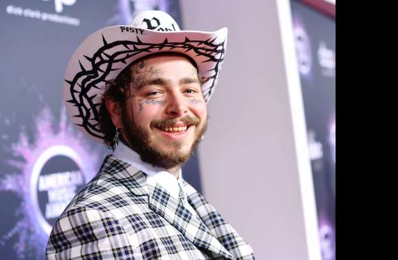 Post Malone – Stylish Celebrity Desktop Background