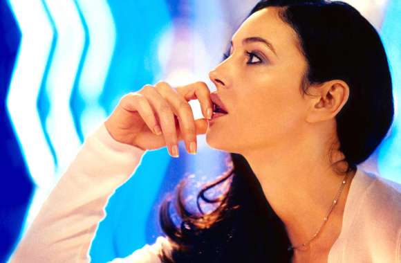 Profile Hand Face Celebrity Monica Bellucci