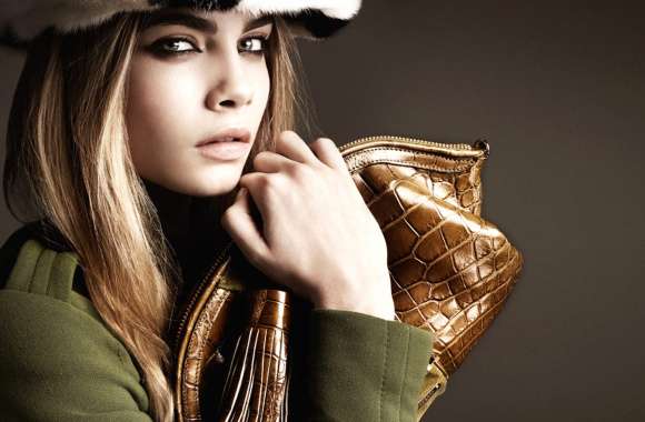 Purse Blonde Model English Celebrity Cara Delevingne