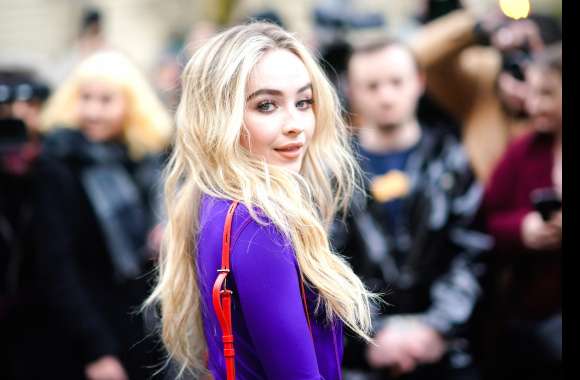 Sabrina Carpenter in Public 5K