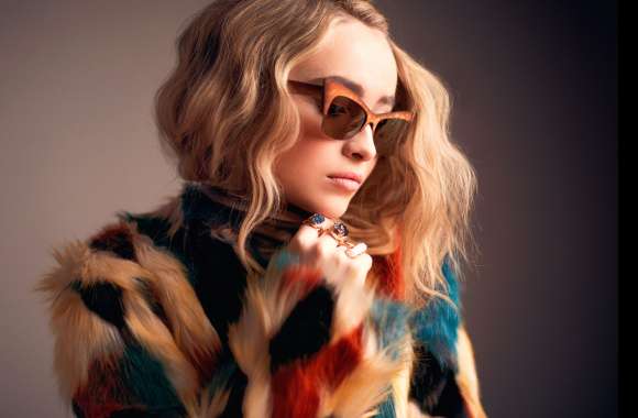 Sabrina Carpenter Stylish with Sunglasses