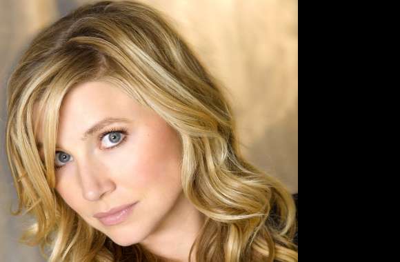 Sarah Chalke A Captivating Celebrity Moment