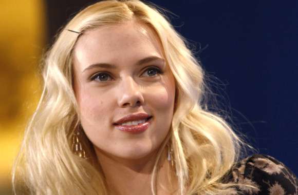 Scarlett Johansson A Glimpse of Glamour