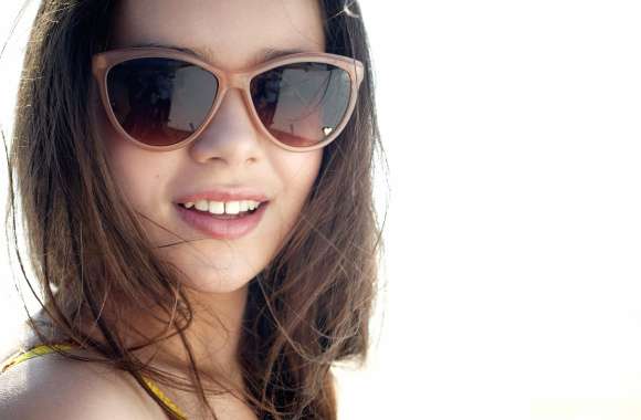 Smile American Sunglasses Brunette Actress Singer Celebrity Hailee Steinfeld