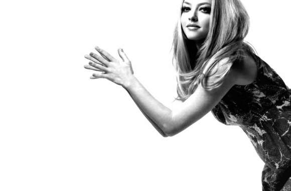 Smile Monochrome Black & White Celebrity Amanda Seyfried