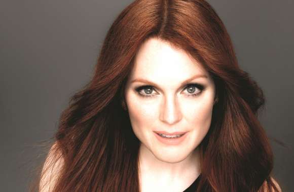 Stunning Julianne Moore for Celebrity Fans