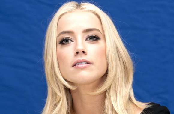 Stunning of Celebrity Amber Heard