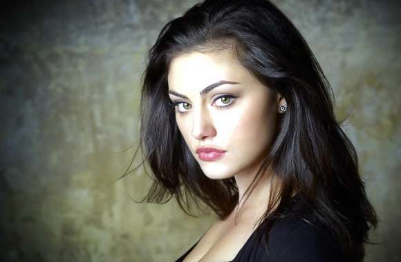 Stunning of Celebrity Phoebe Tonkin