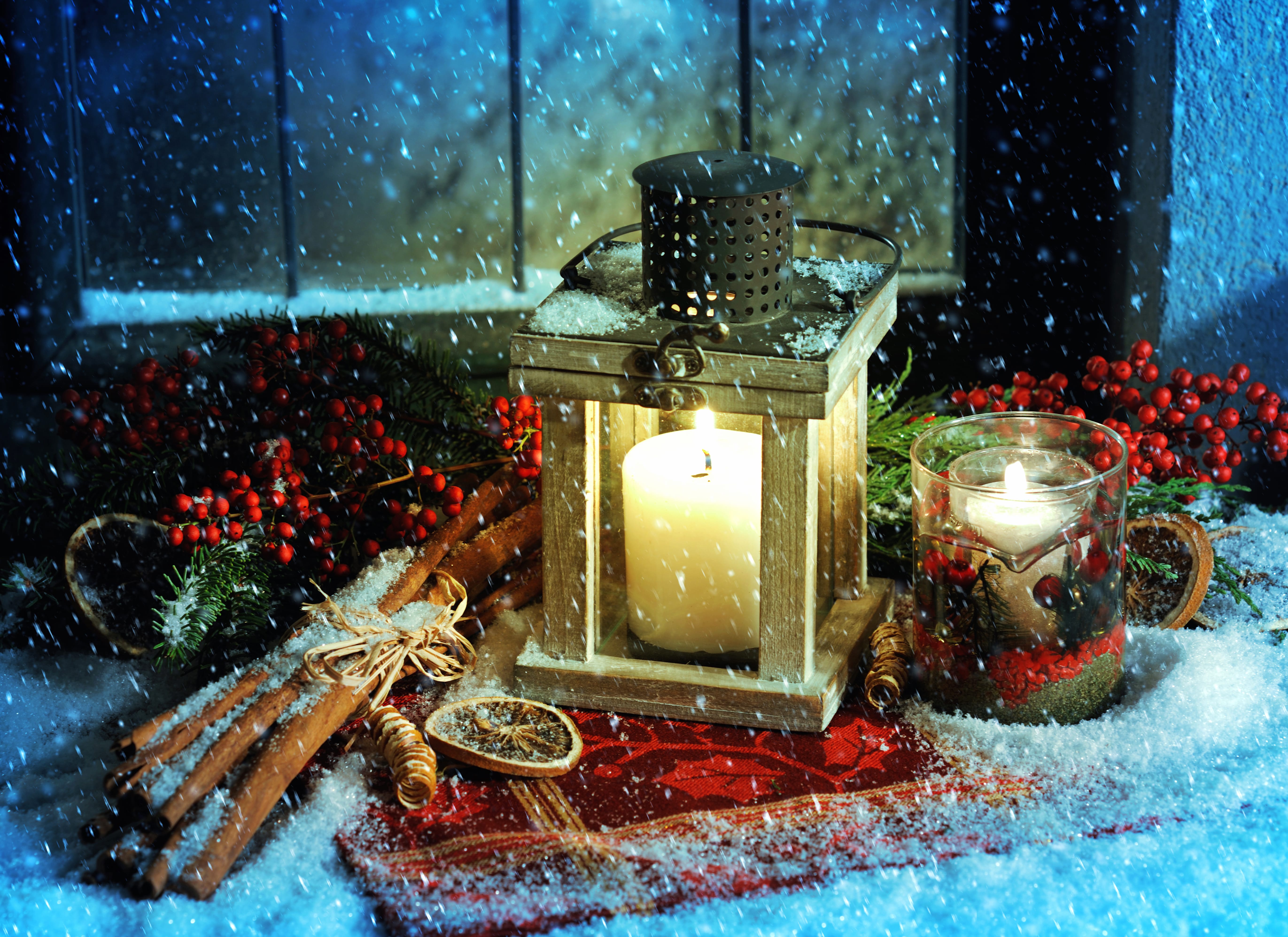 4K Ultra HD Christmas Candle Snowfall Wallpaper at 1152 x 864 size wallpapers HD quality