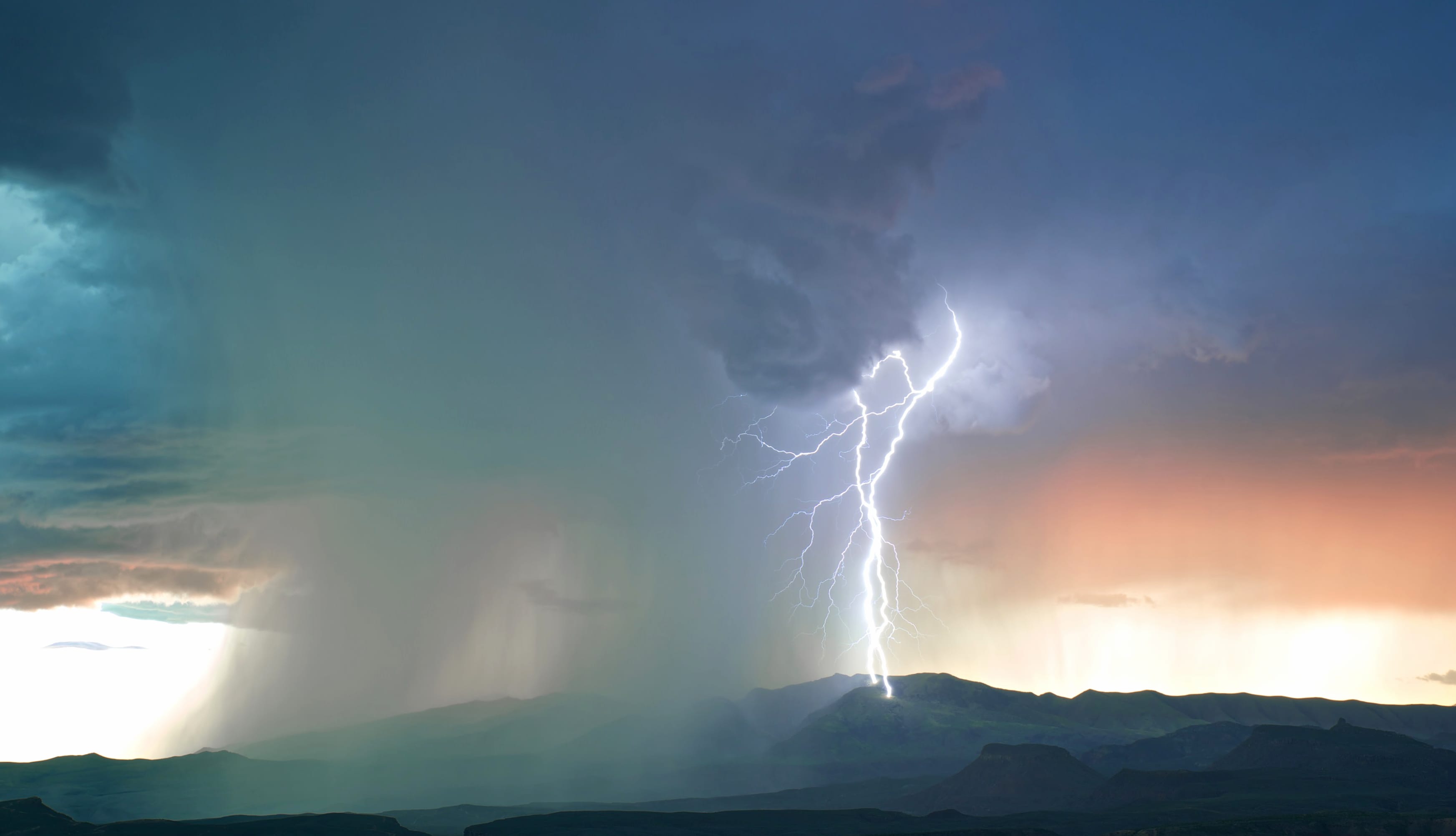 4K Ultra HD Lightning Spectacle Wallpaper at 1680 x 945 HD size wallpapers HD quality