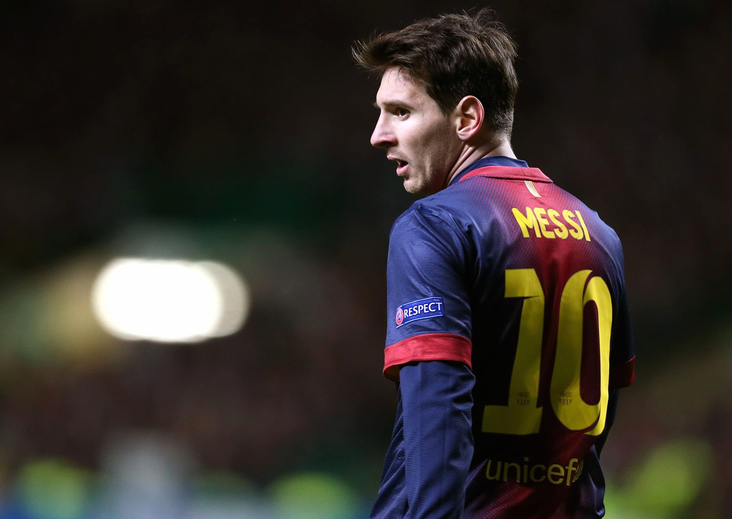 Argentinian Soccer Legend Lionel Messi in Action at 1600 x 900 HD size wallpapers HD quality