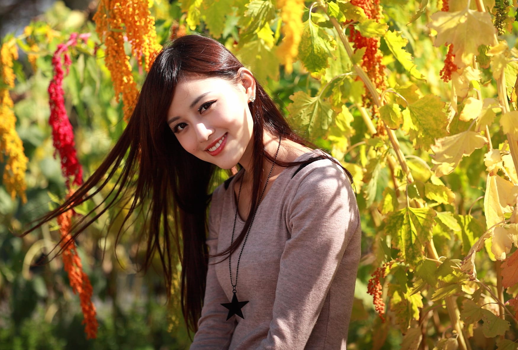 Asian Woman in Nature - wallpapers HD quality