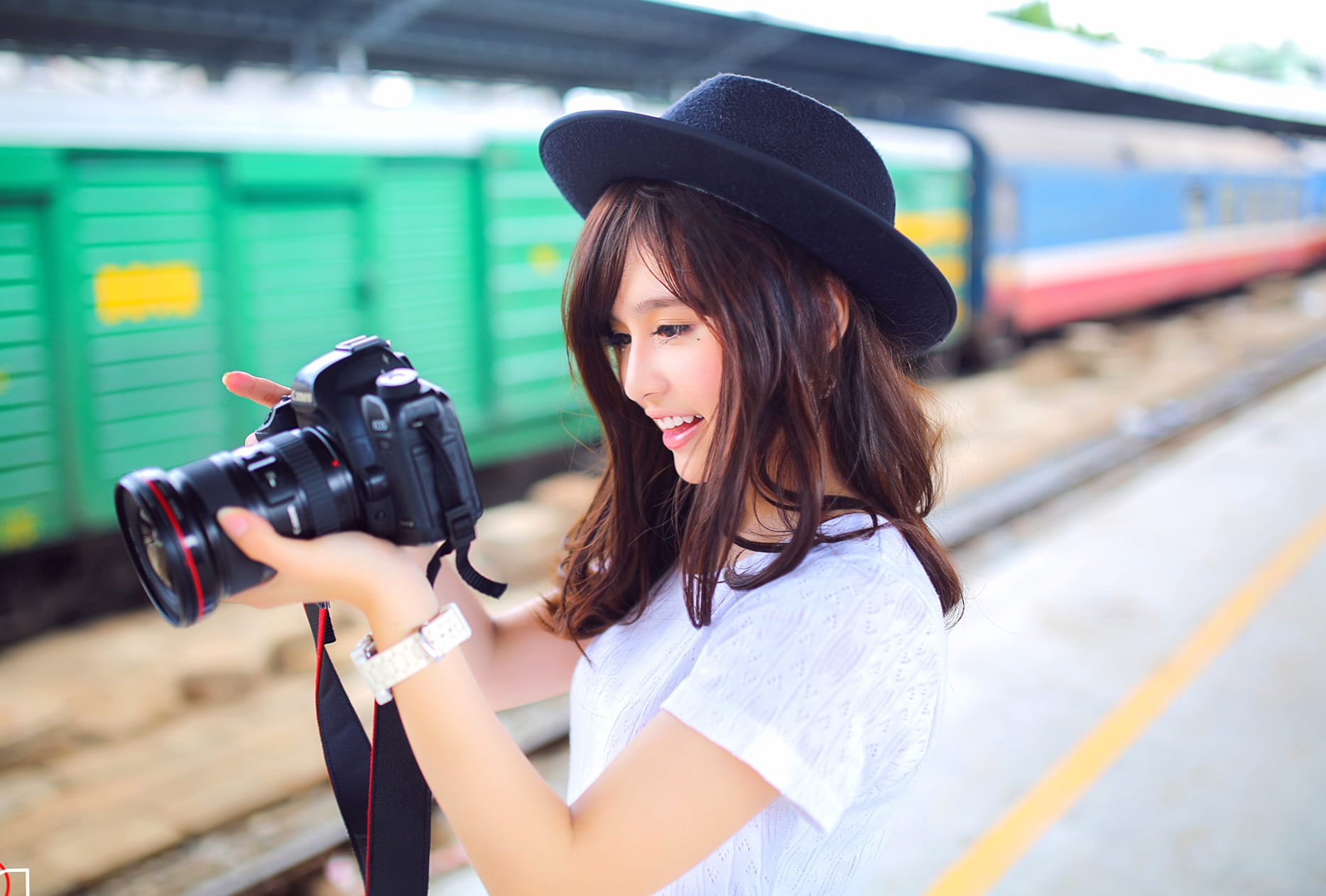 Asian Woman with Camera and Hat wallpapers HD quality