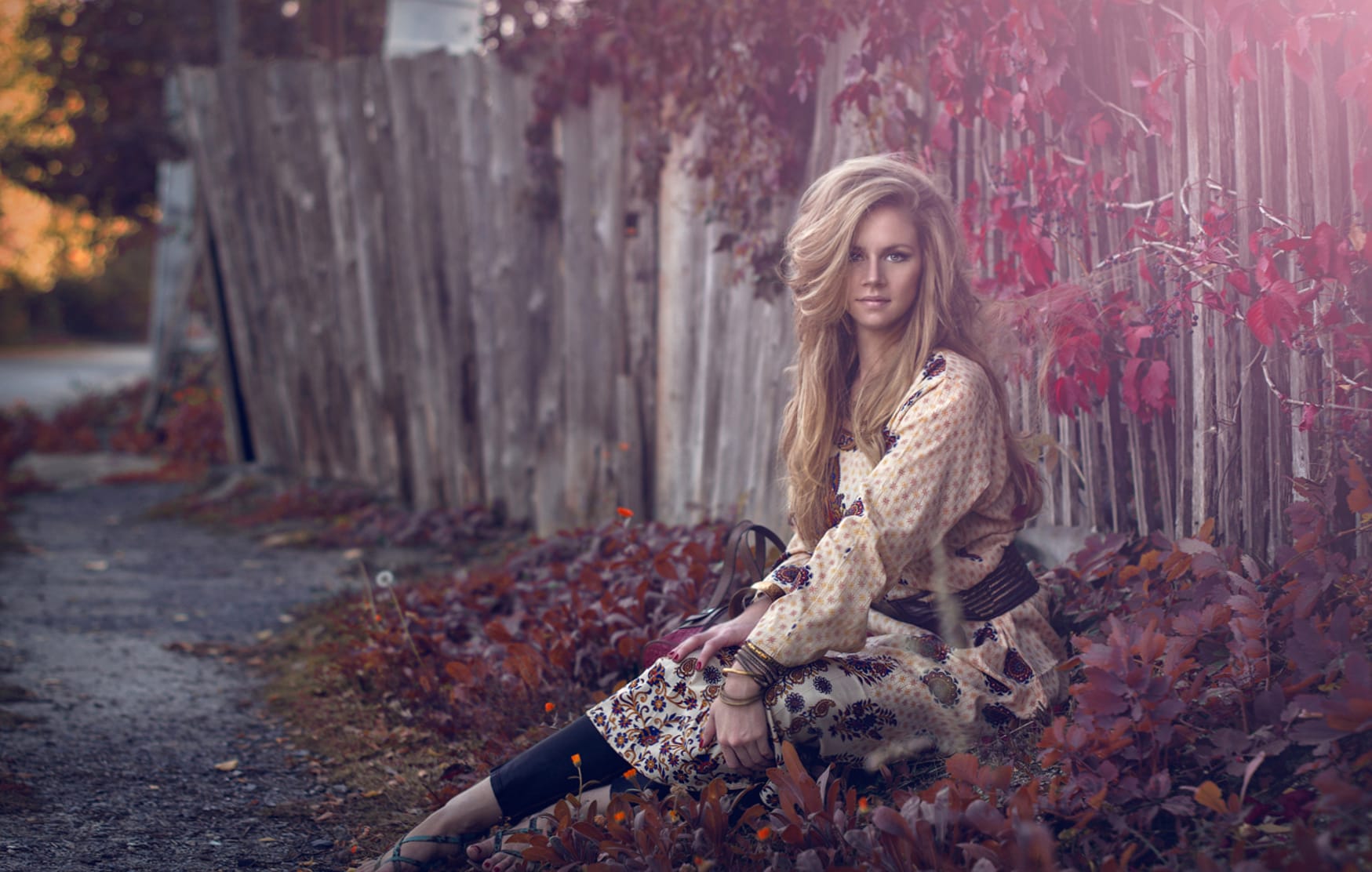 Autumn Model at 1152 x 864 size wallpapers HD quality