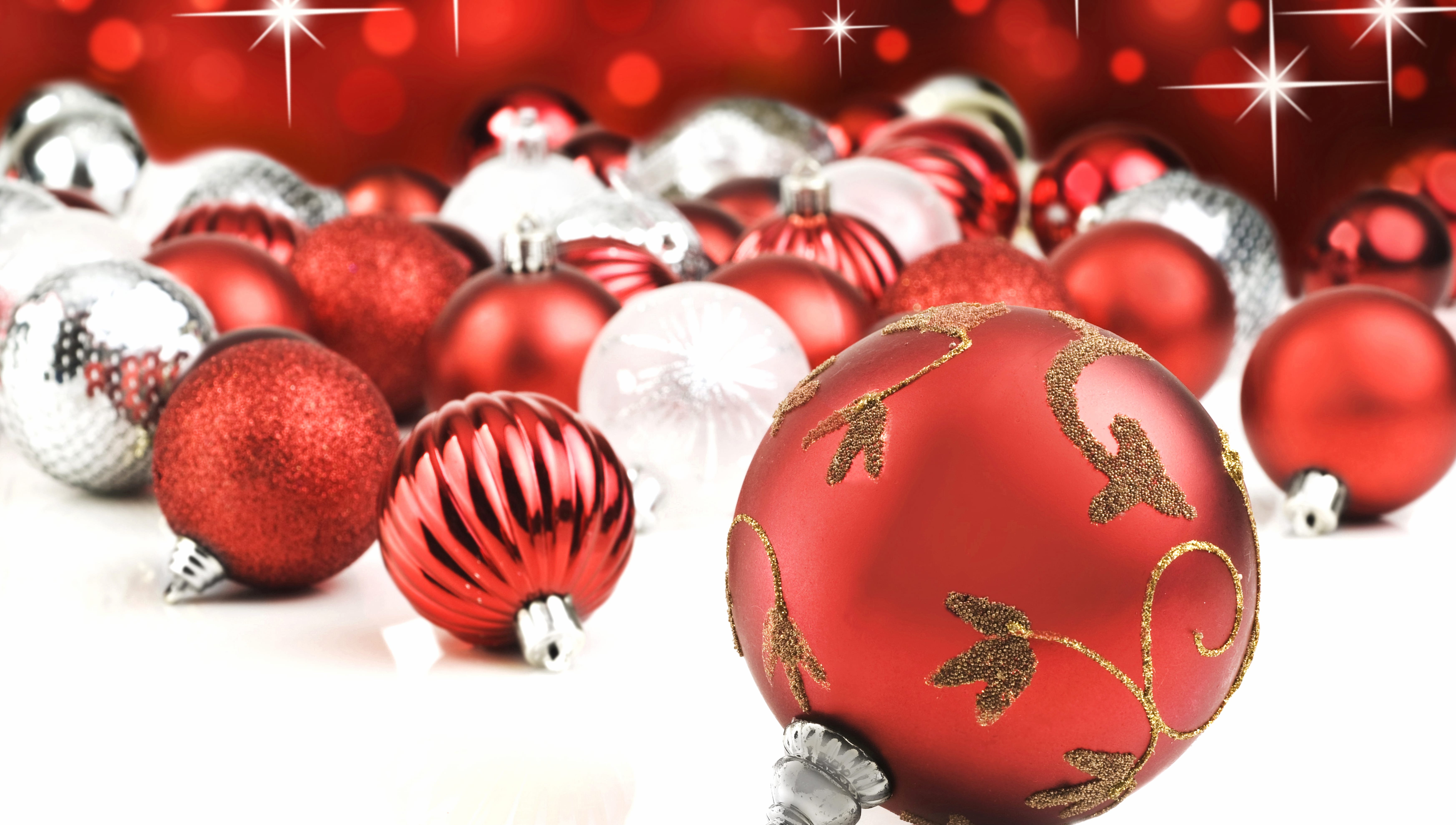 Bauble White Red Christmas Ornaments Holiday Christmas wallpapers HD quality