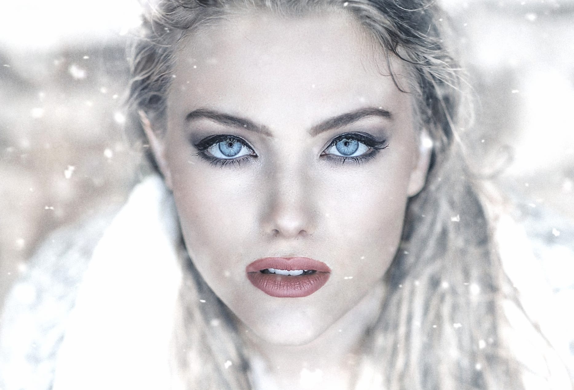 Blonde Beauty with Blue Eyes - wallpapers HD quality