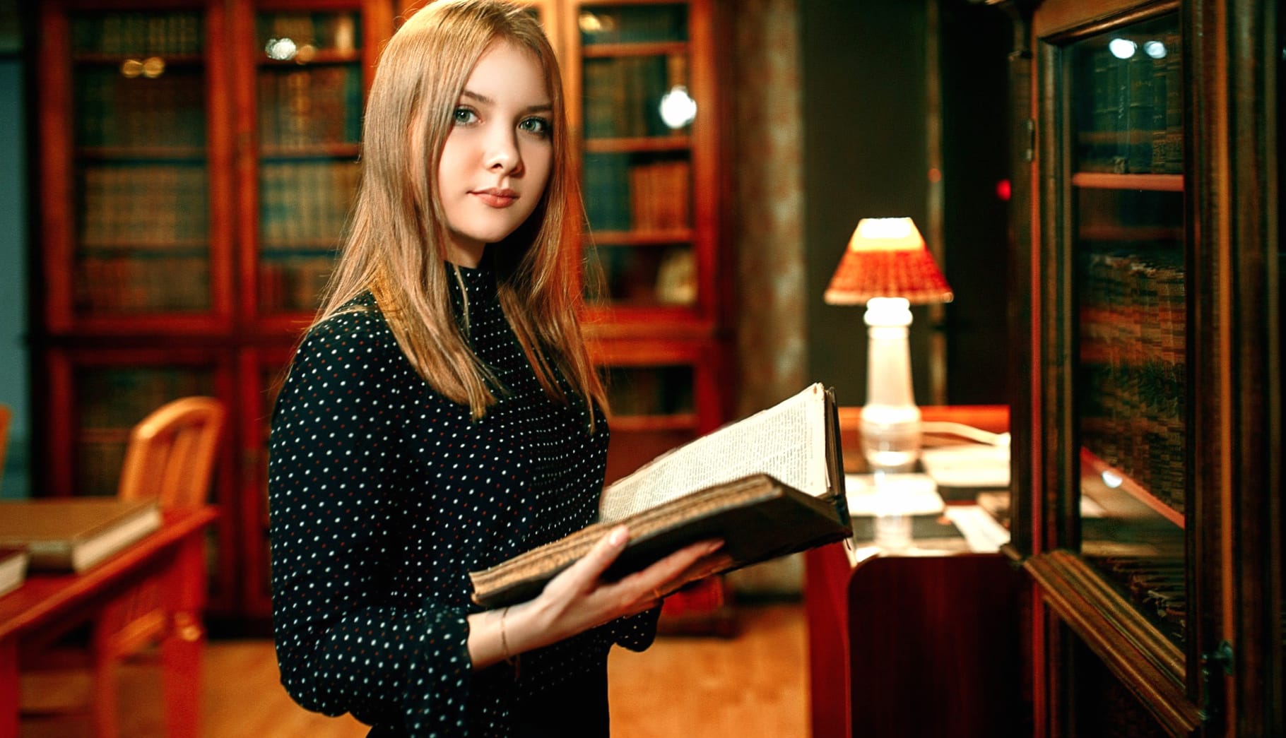 Blonde Model in Library wallpapers HD quality